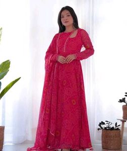 Pink Bandhej Full Gher Kurta Set with Dupatta😍💓