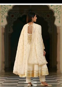 Elegant White &amp; Gold Dupatta