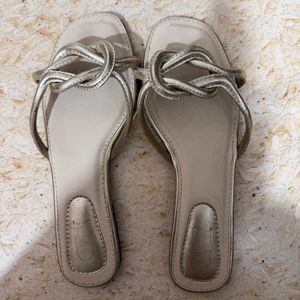 CAI Gold Knot Flats