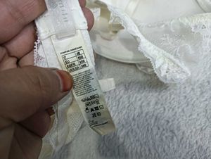White,🇦🇮 Lace pedded, 🇲🇾 ❄️ Bra
