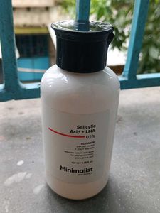Minimalist 02% salicylic acid+ Lha cleanser