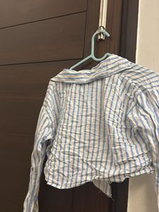 Chic Striped Cropped Shirt