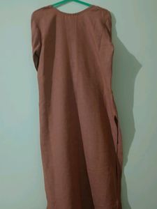 Lightly Embroided Kurtha