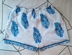 Stylish White &amp; Blue Printed Shorts