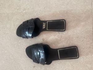 Zara Black Croc Embossed Slide Sandals