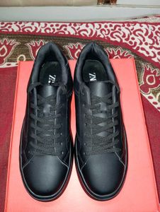 ZARA MEN'S All black sneakers