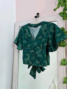 Mast &amp; Harbour Green Floral Tie-Front Crop Top