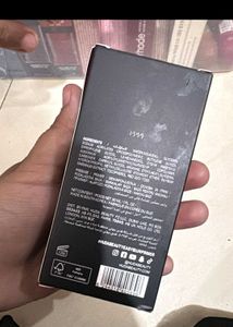Huda Beauty Easy Blur Primer
