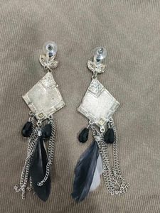 Unique Feather &amp; Chain Drop Earrings