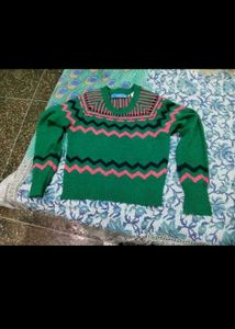 Cozy Geometric Print Sweater and jeans free