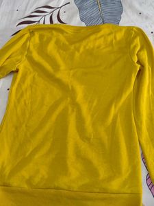 Yellow Long Sleeve Top 🌻