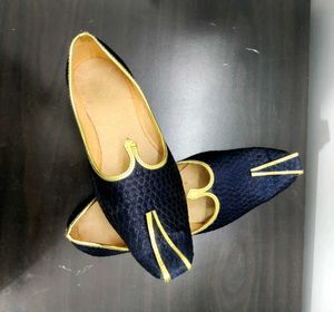 Navy &amp; Gold Traditional Men's Shoes✨
