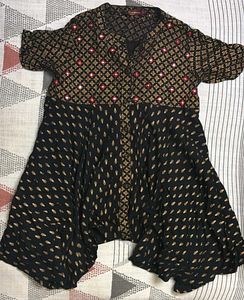 Black Printed Asymmetrical Tunic Top