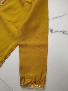 Elegant Yellow Embroidered Kurta