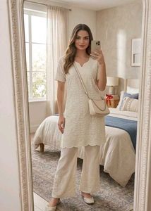 Elegant White Embroidered Kurta