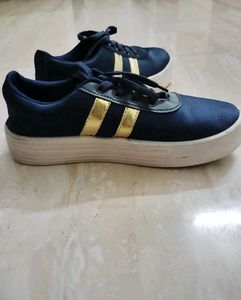Stylish Blue &amp; Gold Striped Sneakers 👟