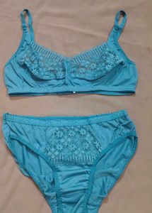 Beautiful Teal Lace Bra &amp; Panty Set brand new