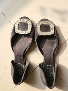 Roger Vivier Flats