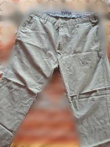 Max men's Carrot Fit Trousers
