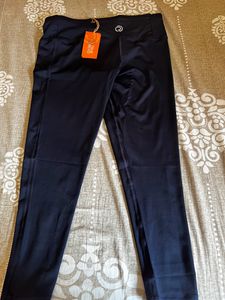 Brand New True REVO Multi Pocket  Leggings