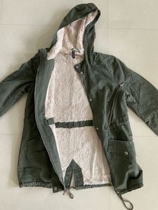 🚨Price Drop🚨H&amp;M Olive Green Hooded Jacket