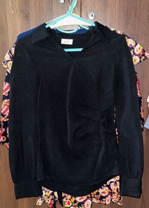 Chic Black Long Sleeve V-Neck Top