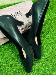 Classic Black Pointed-Toe Heels