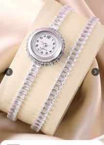 Elegant Crystal Bezel Watch