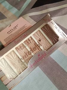 Perfectt 24 Highlighter Palette Glow