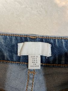 H&amp;M, High Waisted, straight fit Leg Jeans