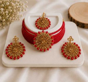 Elegant Black Kundan Necklace Set