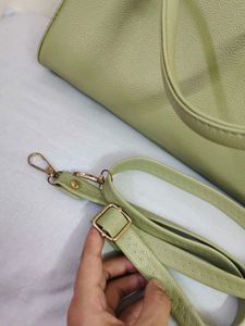 adorable chic green handbag 👜