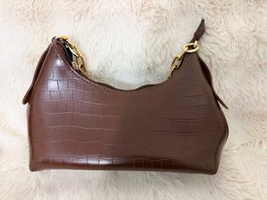 Chic Brown Croc Embossed Chain Bag
