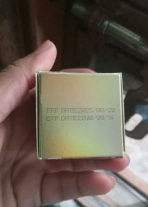 Triple Shade Blush / highlighter/ eyeshadow Palett