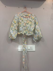 Floral Print Crop Top with Tie