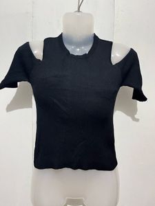 Chic Black Cold Shoulder Ribbed Top
