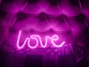 Neon Love Sign Light