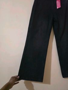 combo black jeans and gray top