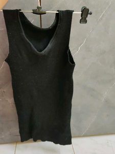 Black Sleeveless V-Neck Top