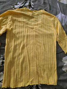 Stylish Yellow Top🌻