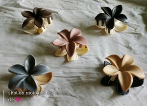Cute Flower Hair Claw clips