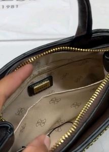 Guess slingbags