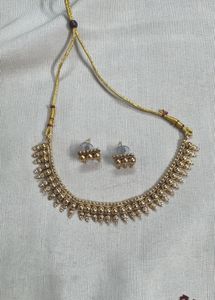 Gold toned  jewellery set