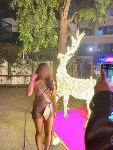 Sparkly backless bodycon dress