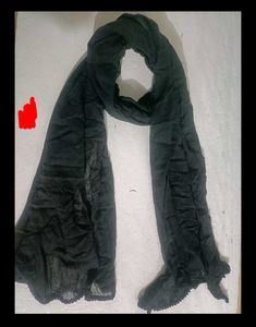 Black Dupatta.