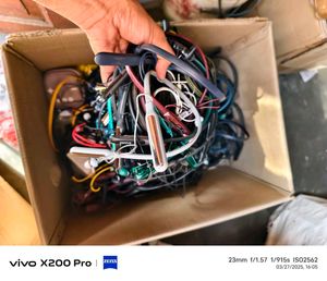 100+ Mix Brand Neckbands Not Working Scrap