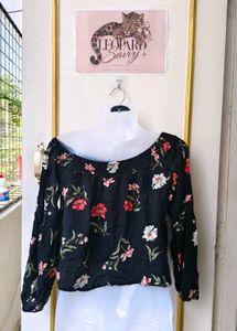 Chic Off-Shoulder Floral Crop Top