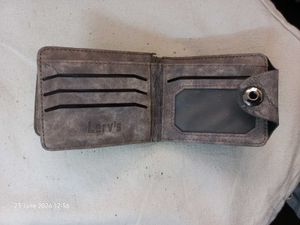 Stylish Lerv's Wallet - Classic Design