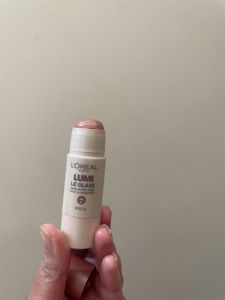 L'Oreal Lumi Le Glass Highlighter Stick