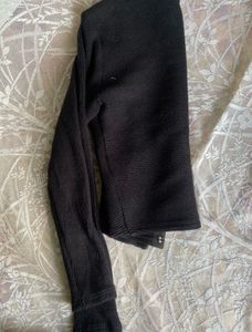 Black Long Sleeve Crop Top